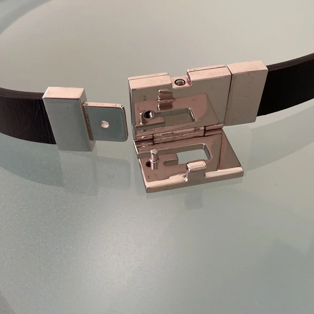 NIB Auth GUCCI leather BELT w/logo buckle 28”/71.5 cm ITALY - Picture 11 of 16